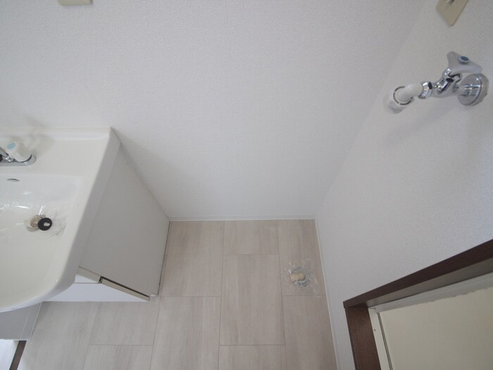 物件内観写真15　(洗濯機置場)