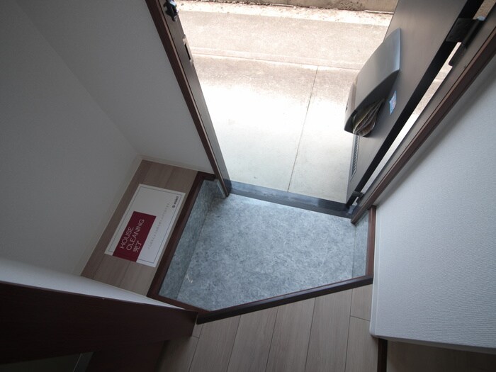 物件内観写真17　(玄関)