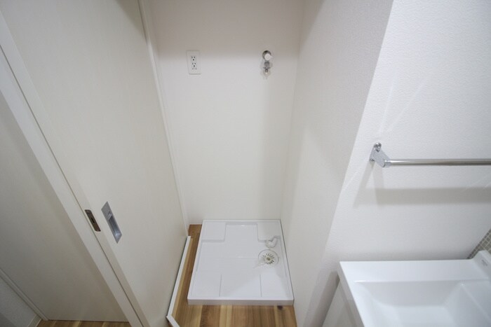 物件内観写真10　(洗濯機置場)