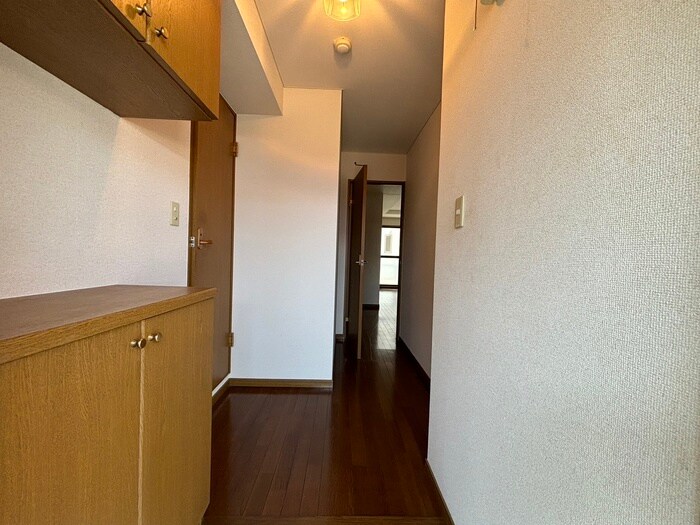 物件内観写真20　(廊下)