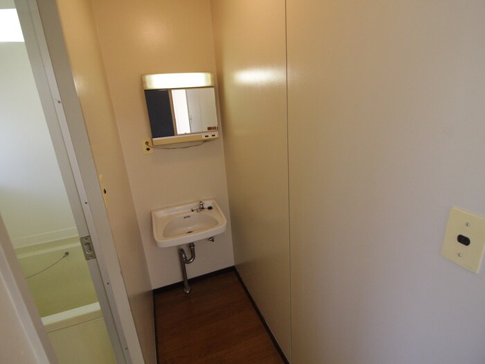 物件内観写真13　(洗面)