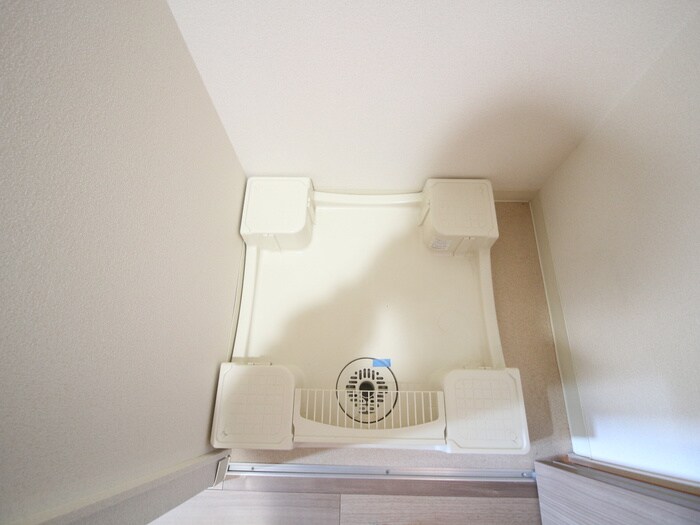 物件内観写真10　(洗濯機置場)