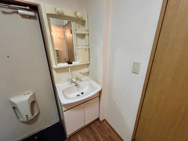 物件内観写真11　(洗面)