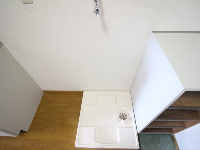 物件内観写真15　(洗濯機置場)