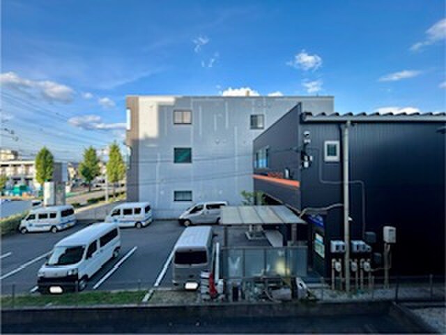 物件内観写真16　(室内からの展望)