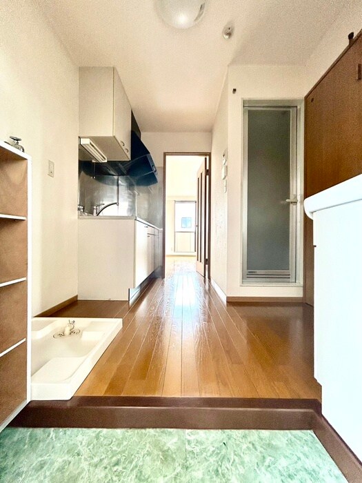 物件内観写真16　(玄関)