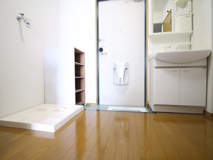 物件内観写真17　(玄関)