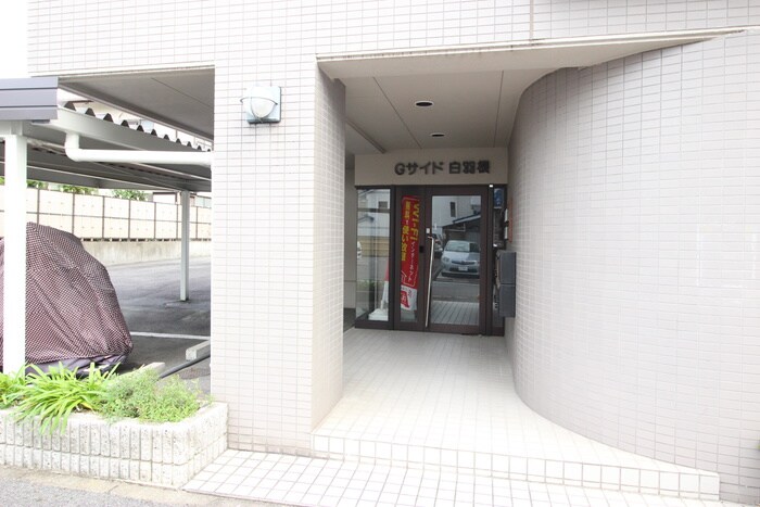 物件外観写真4　(エントランス部分)