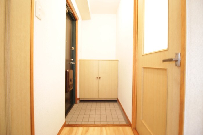 物件内観写真14　(玄関)