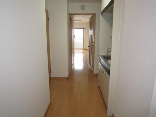 物件内観写真7　(廊下)