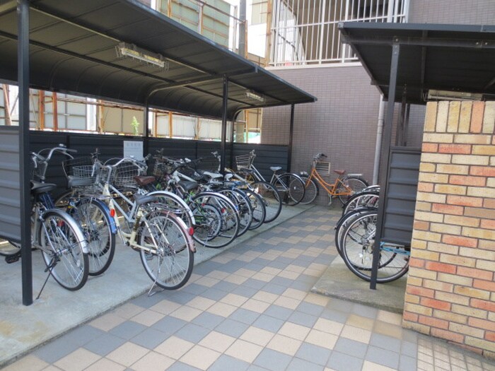 物件外観写真5　(駐輪場)