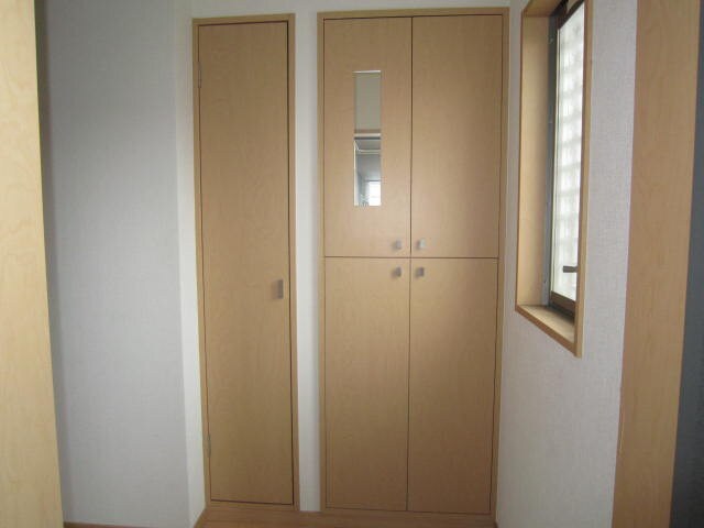 物件内観写真10　(靴箱)