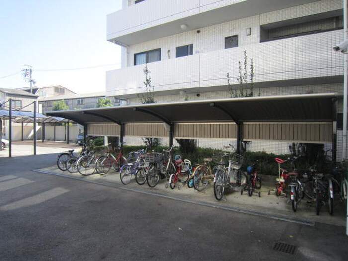 物件外観写真5　(駐輪場)