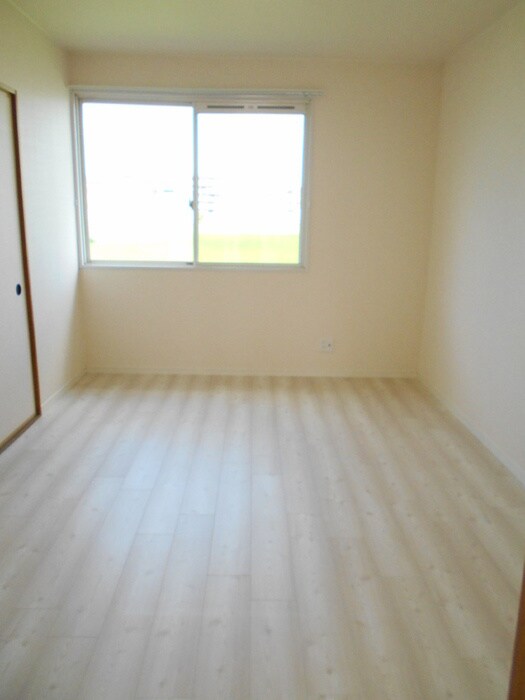 物件内観写真6　(居室)