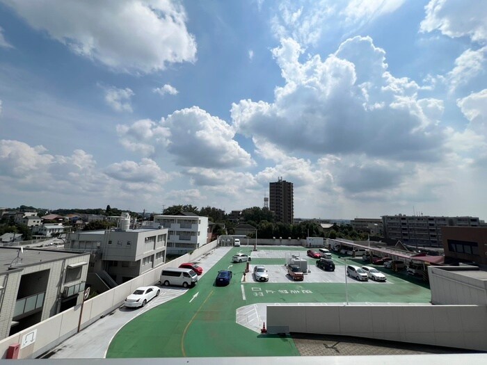 物件内観写真17　(室内からの展望)