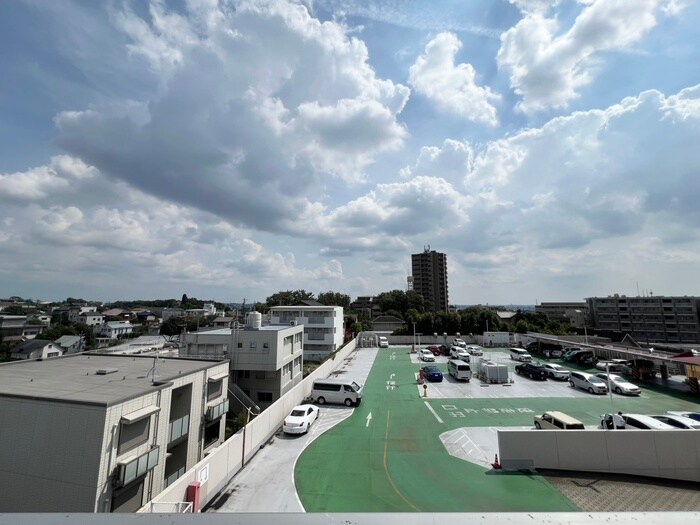 物件内観写真18　(室内からの展望)