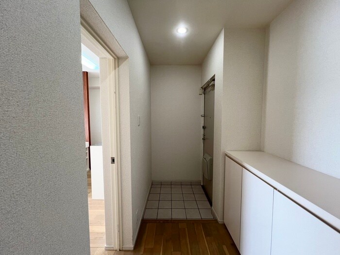 物件内観写真19　(玄関)