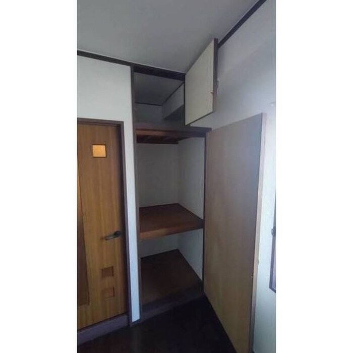 物件内観写真5　(収納)