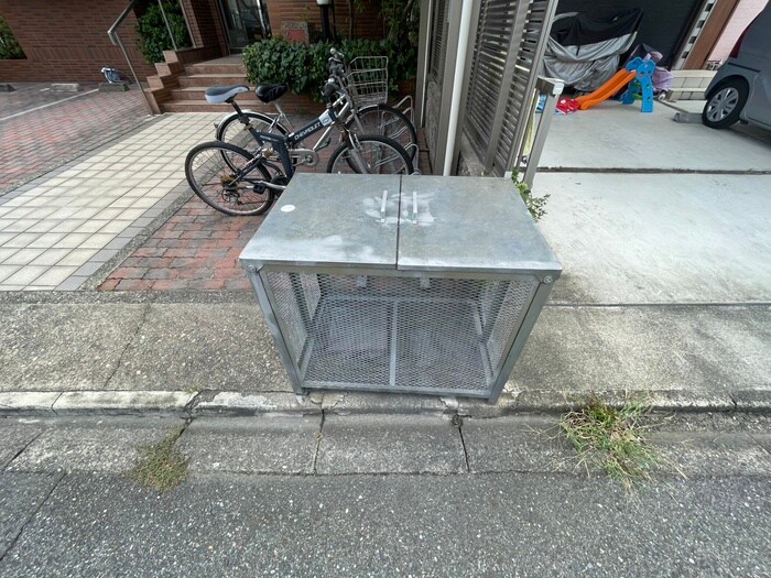 物件外観写真4　(駐車場)