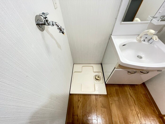 物件内観写真13　(洗濯機置場)