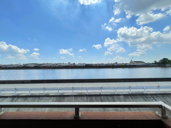 物件内観写真16　(室内からの展望)