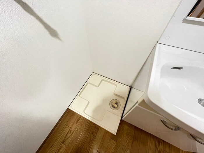 物件内観写真17　(洗濯機置場)