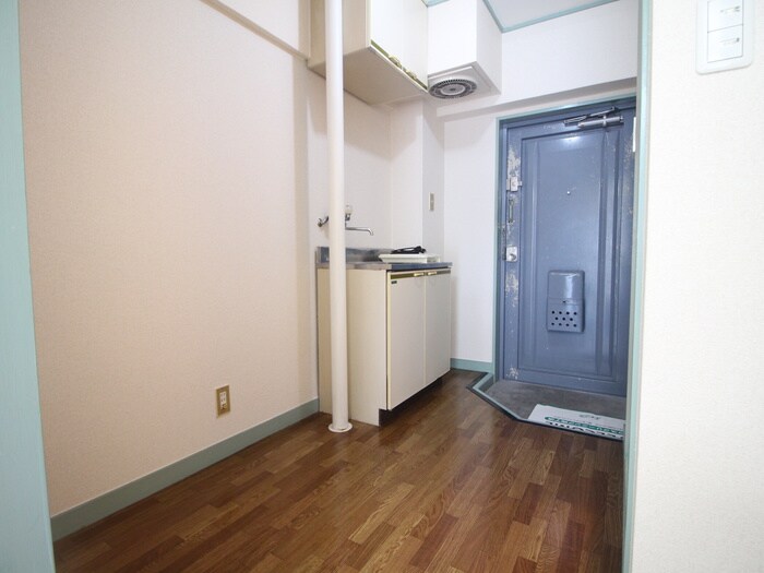 物件内観写真11　(廊下)