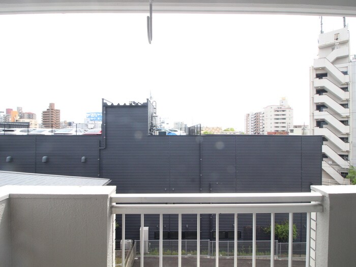 物件内観写真16　(室内からの展望)