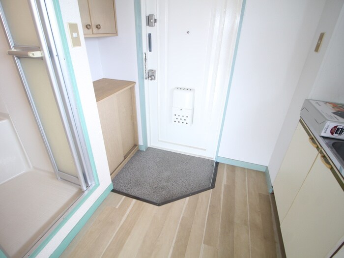 物件内観写真17　(玄関)