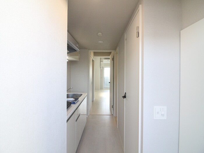 物件内観写真3　(廊下)