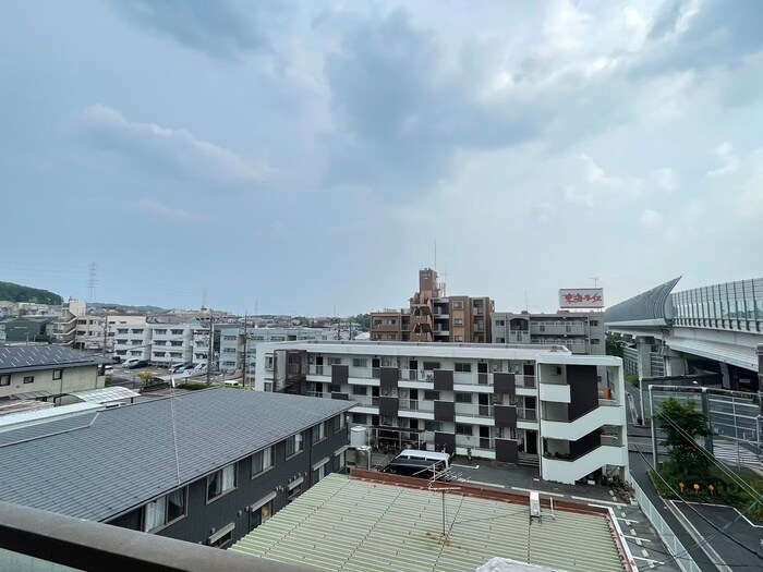 物件内観写真15　(室内からの展望)