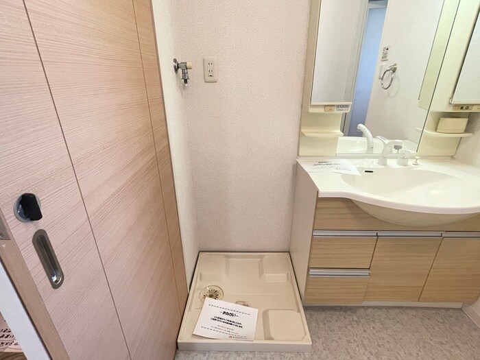 物件内観写真15　(洗濯機置場)