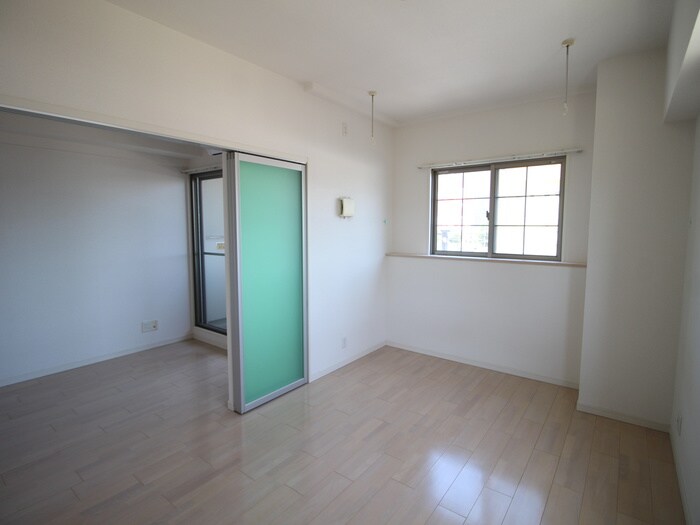 物件内観写真18　(居室)