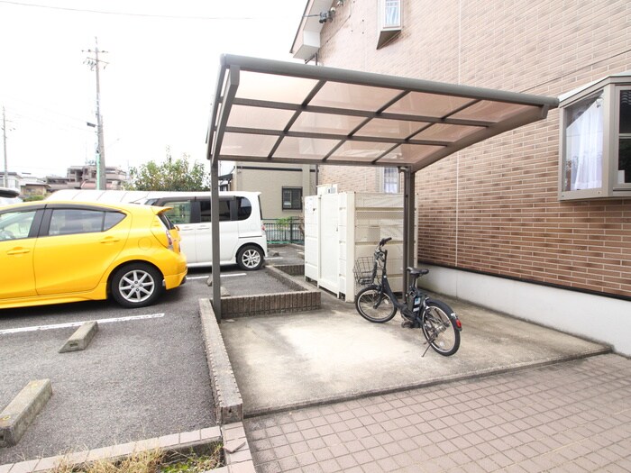 物件外観写真5　(駐輪場)