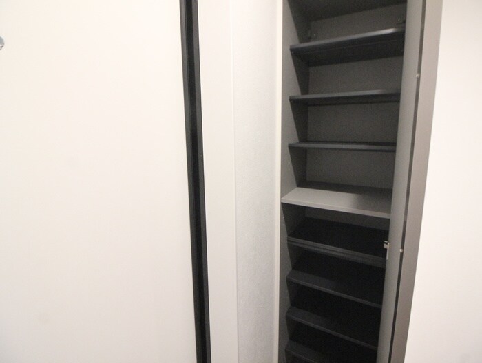 物件内観写真15　(靴箱)