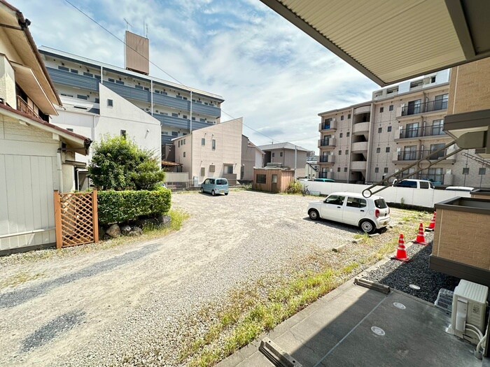 物件内観写真16　(室内からの展望)