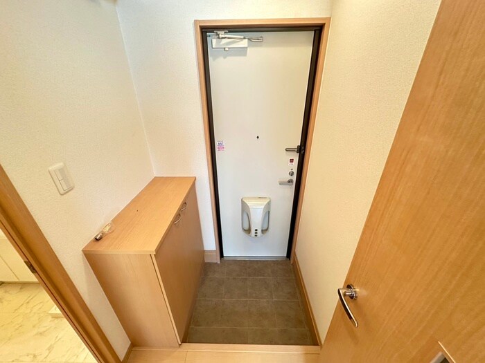 物件内観写真22　(玄関)