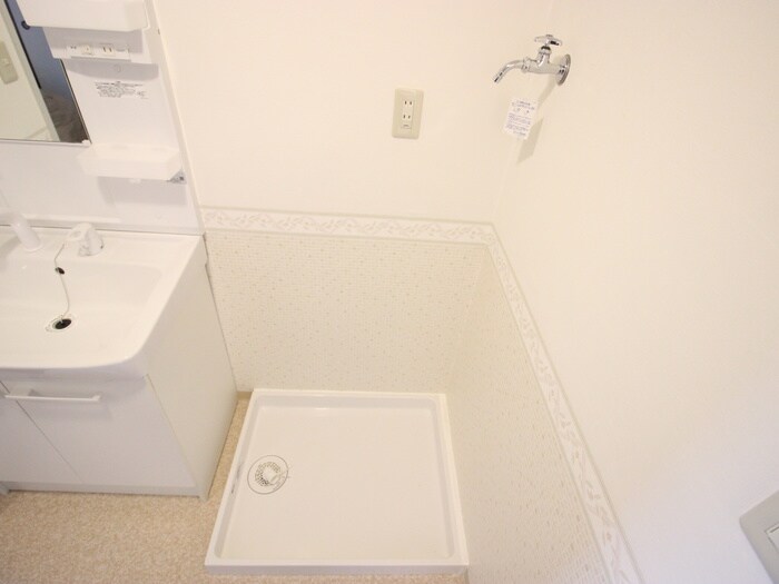 物件内観写真8　(洗濯機置場)