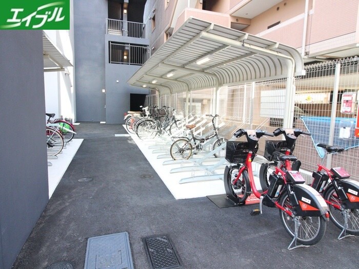 物件外観写真4　(駐輪場)