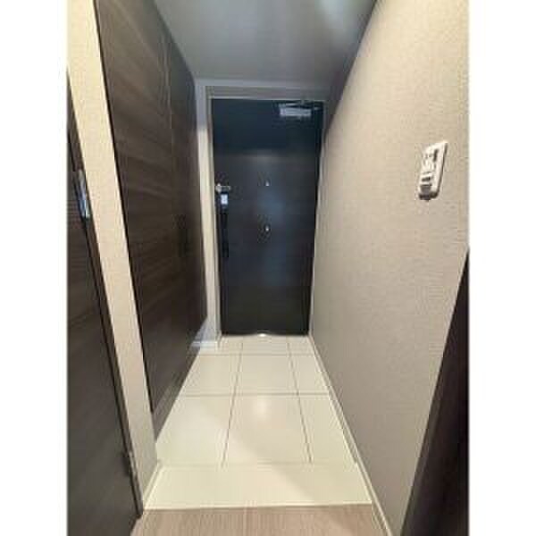 物件内観写真9　(玄関)