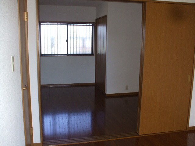 物件内観写真9　(居室)