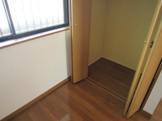 物件内観写真13　(収納)