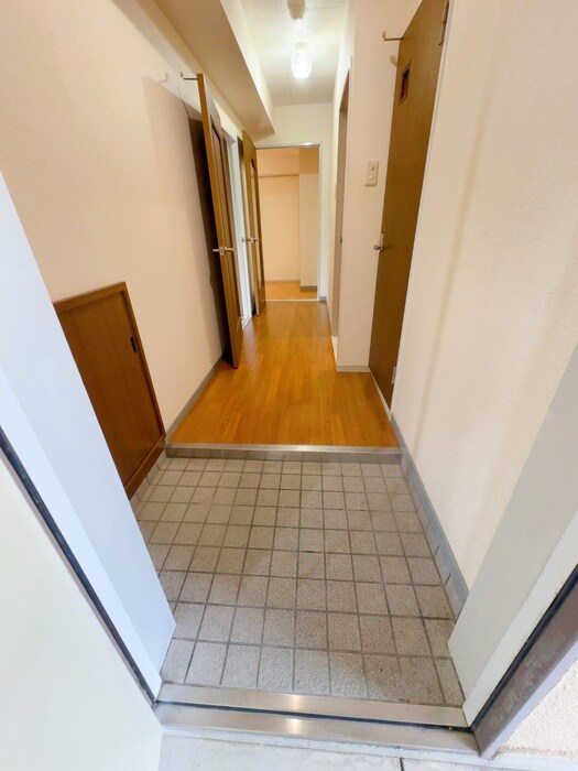 物件内観写真15　(玄関)