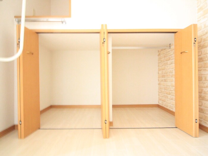 物件内観写真12　(収納)