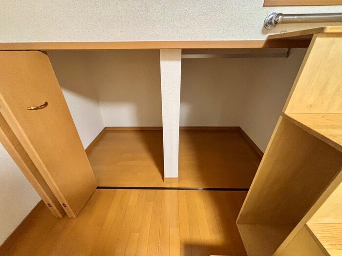 物件内観写真12　(収納)