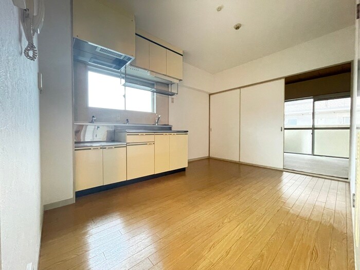 物件内観写真4　(居室)