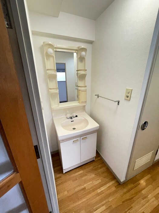 物件内観写真8　(洗面)