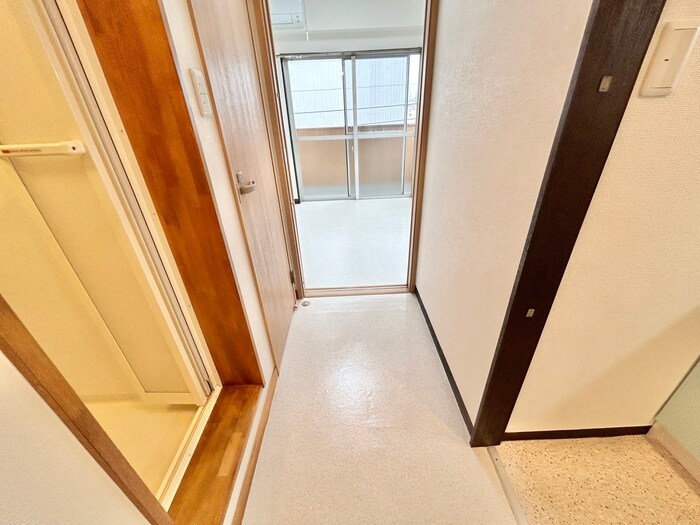 物件内観写真16　(廊下)