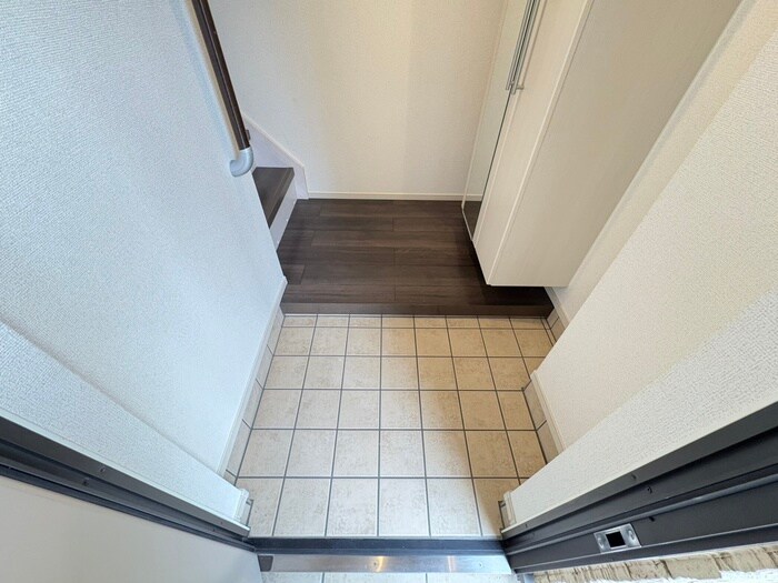 物件内観写真17　(玄関)