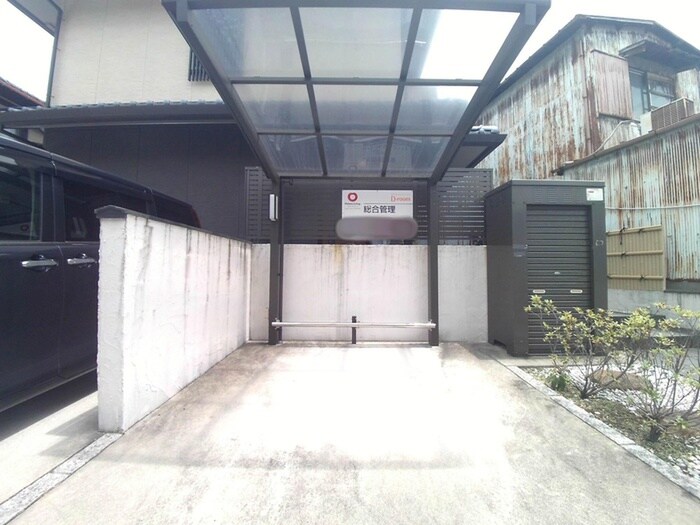 物件外観写真2　(駐輪場)